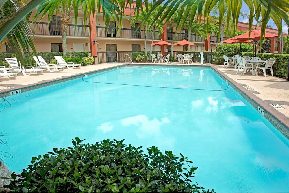 Фото Days Inn by Wyndham Florida City