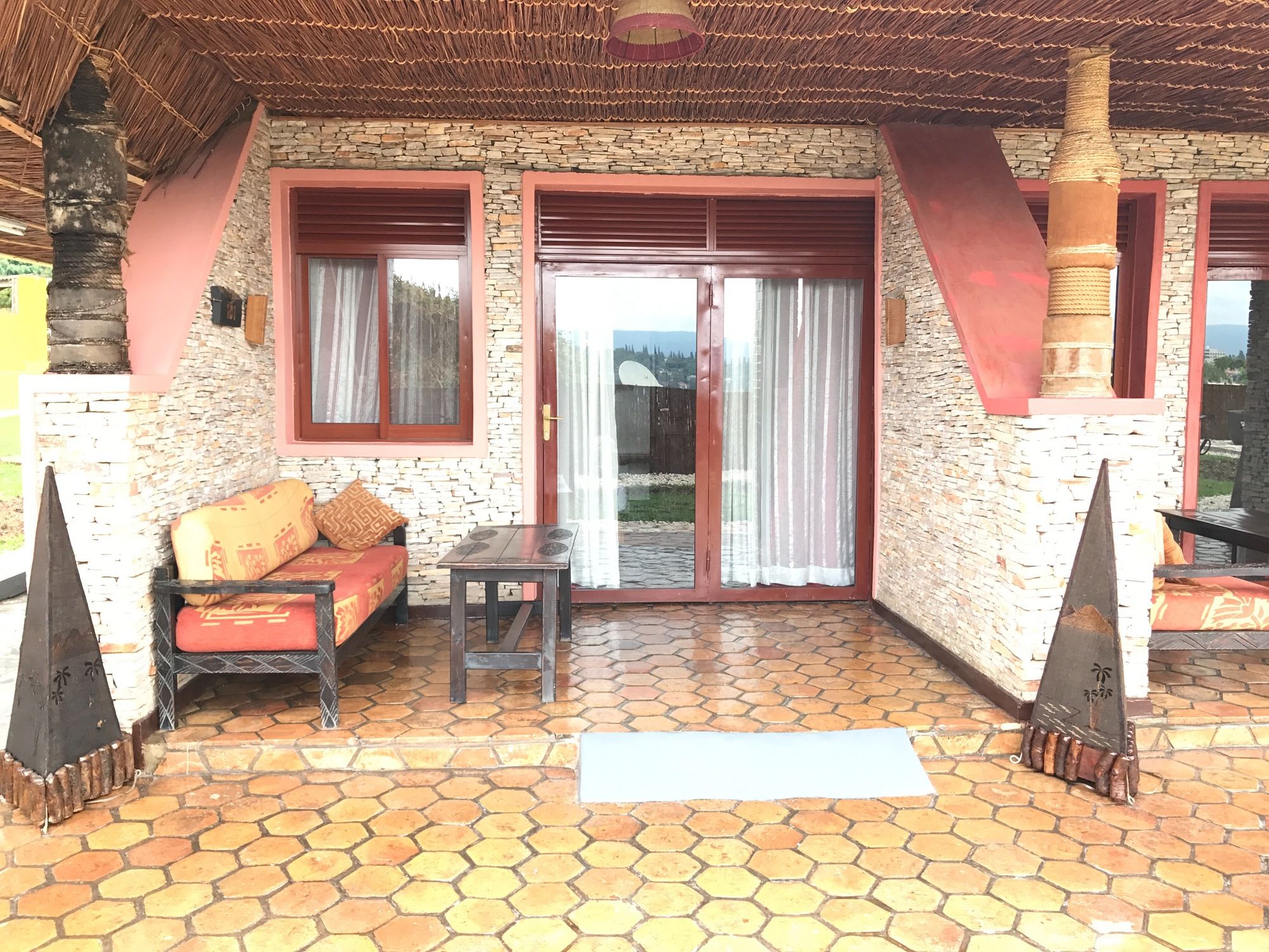 Фото Inside Afrika Boutique Hotel