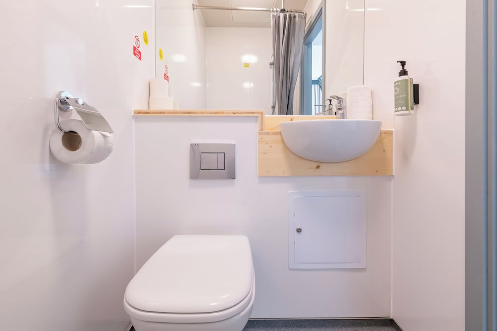 Фото EasyHotel London Croydon