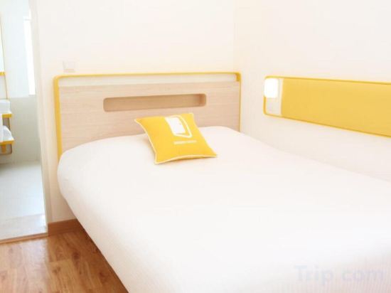 Фото Bloomrooms @ Link Road