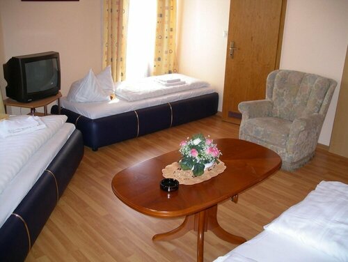 Гостиница Hotel garni Djaran в Оффенбахе