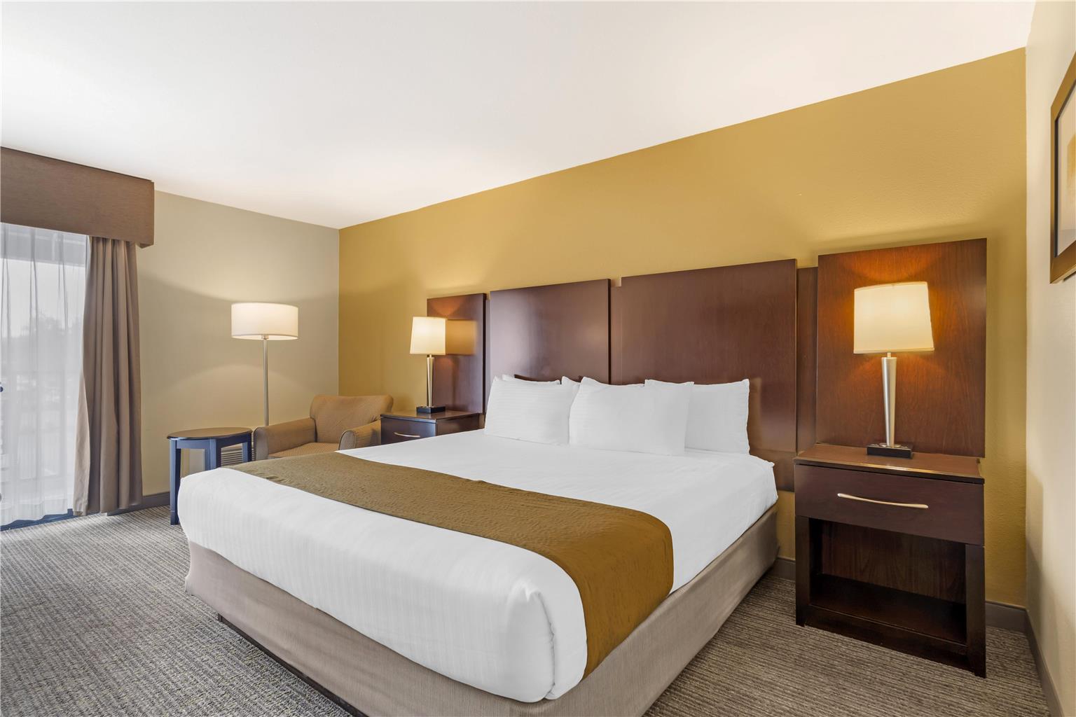 Фото Best Western Plus Plaza by the Green