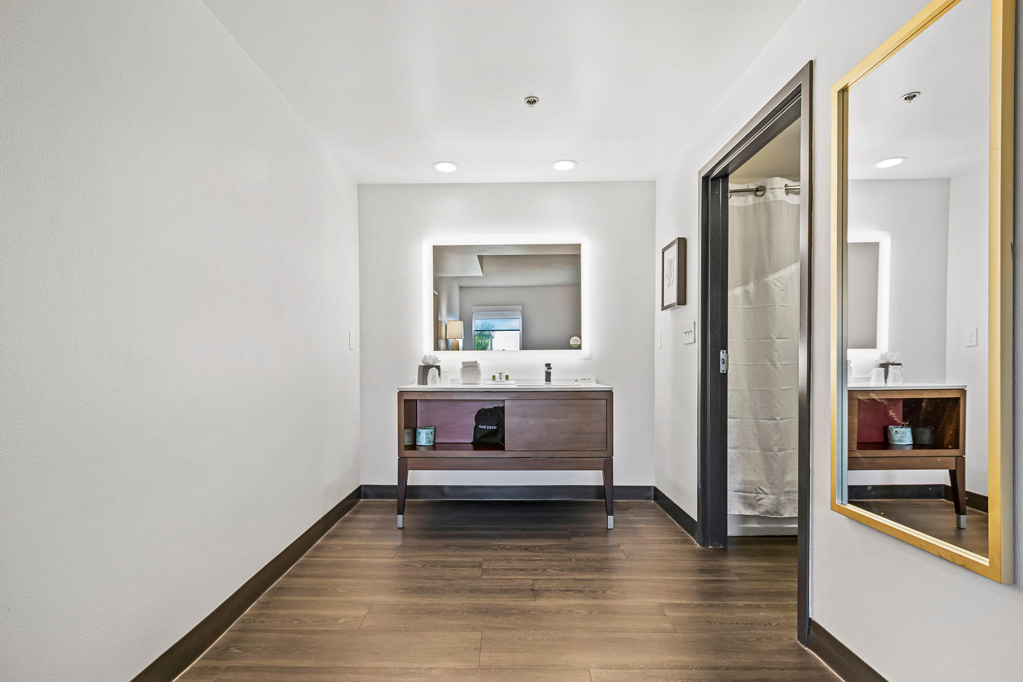 Фото Holiday Inn St. Petersburg West, an Ihg Hotel