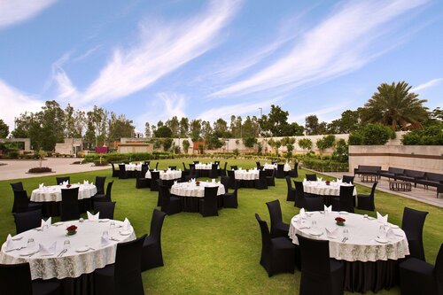 Гостиница Crowne Plaza Greater Noida, an Ihg Hotel в Грэйтер-Ноиде