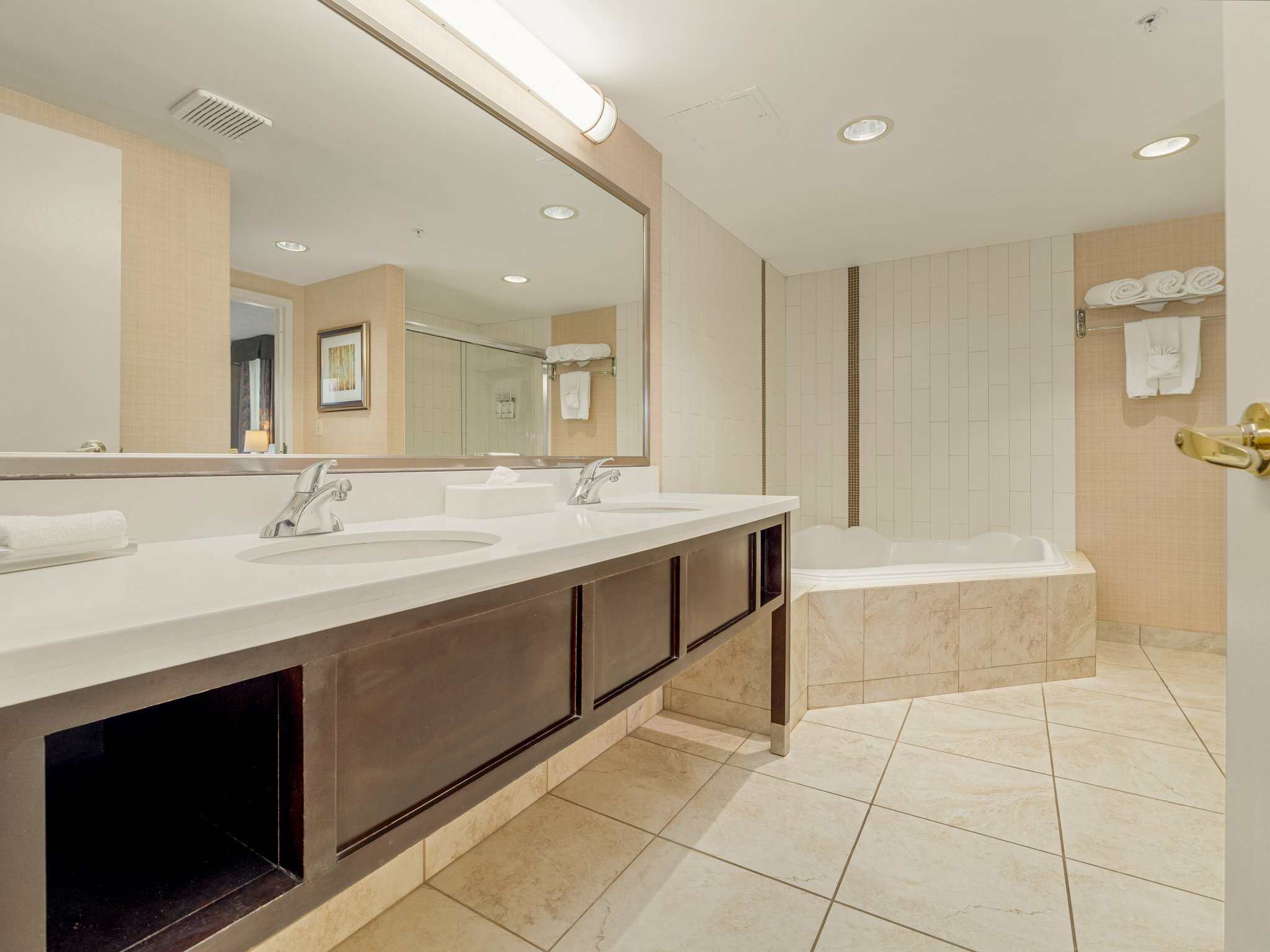 Фото Holiday Inn Conference Ctr Edmonton South