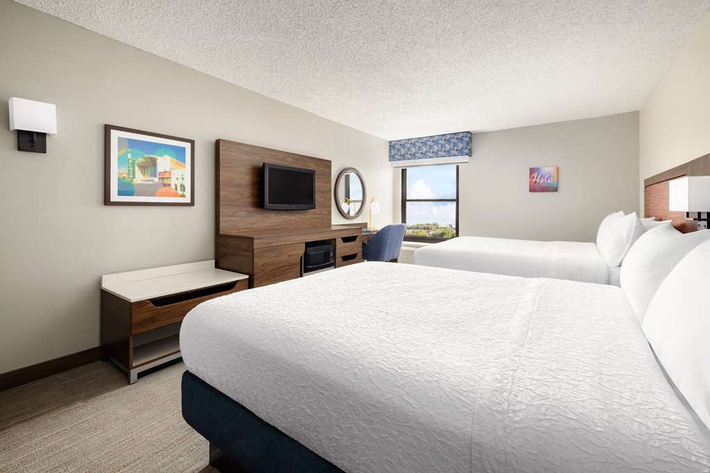 Фото Hampton Inn Laredo