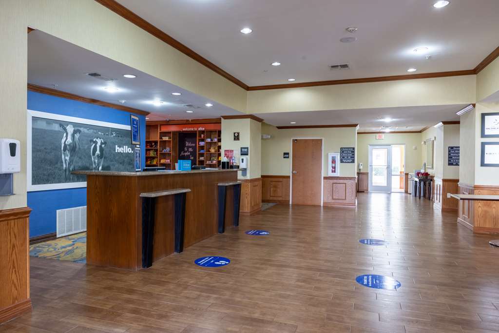 Фото Hampton Inn Alice