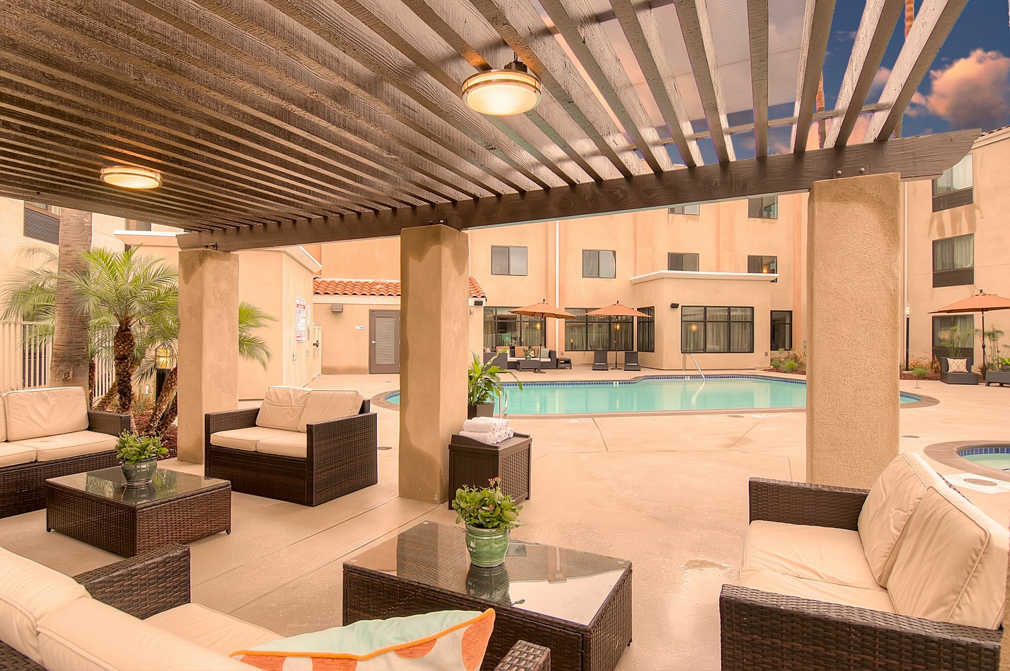 Фото Holiday Inn Express Hotel & Suites Carlsbad Beach, an Ihg Hotel