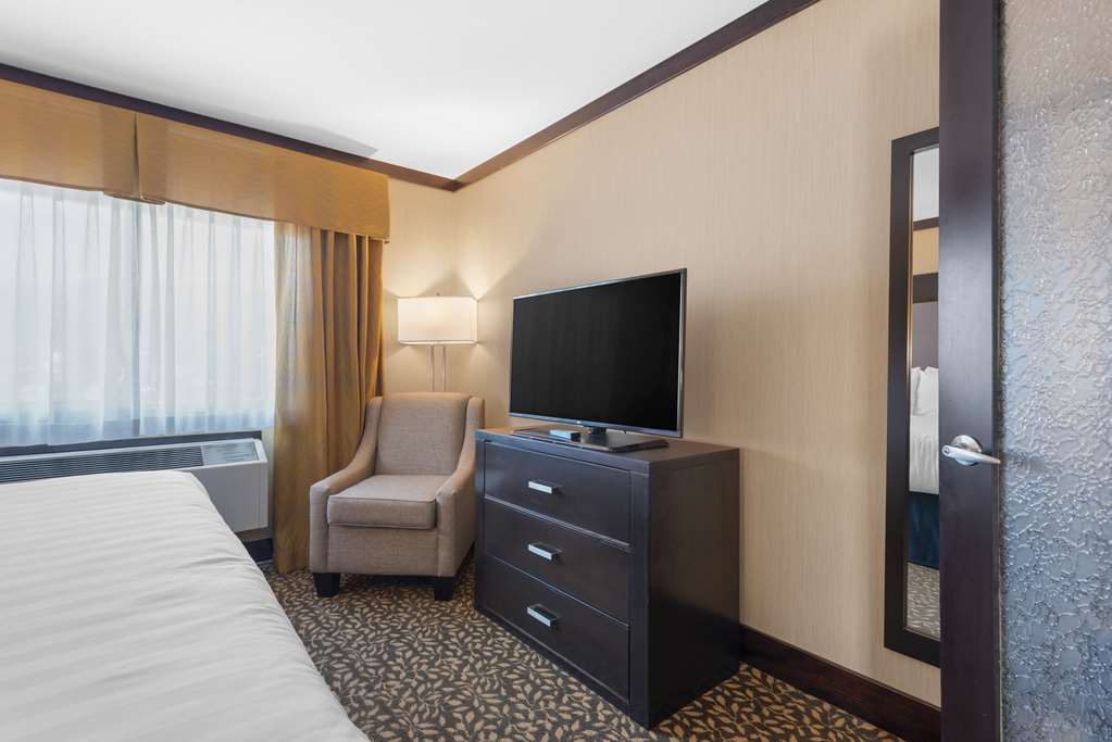 Фото Best Western Plus Fernie Mountain Lodge