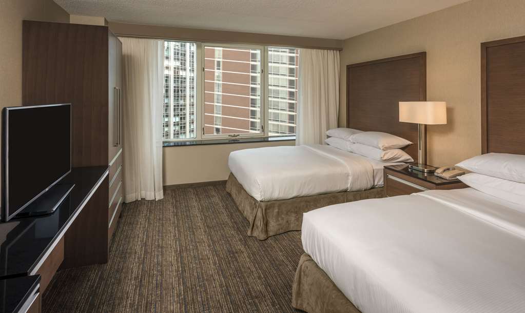 Фото Embassy Suites by Hilton Chicago Downtown Magnificent Mile