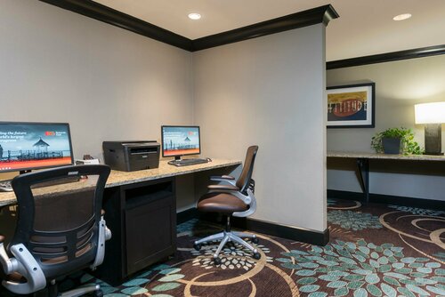 Гостиница Staybridge Suites Chicago-Oakbrook Terrace, an Ihg Hotel в Элмхерсте
