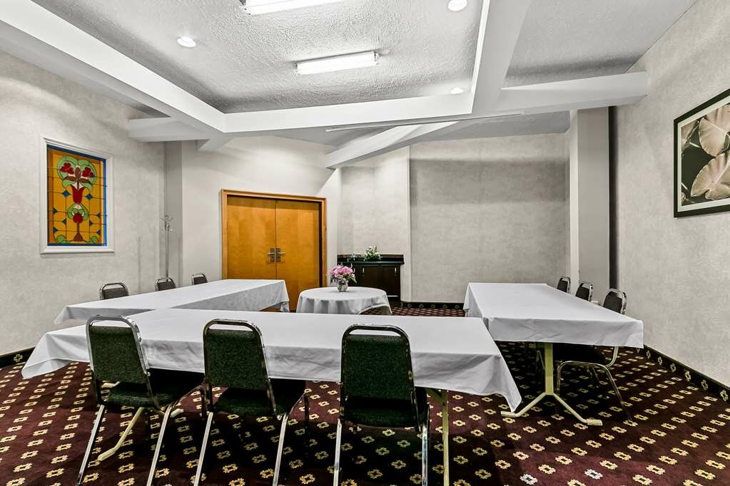 Фото Best Western Downtown Sudbury Centreville