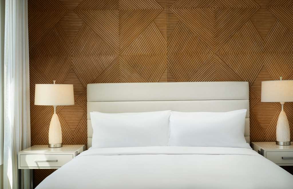 Фото Beach Village at The Del, Curio Collection by Hilton