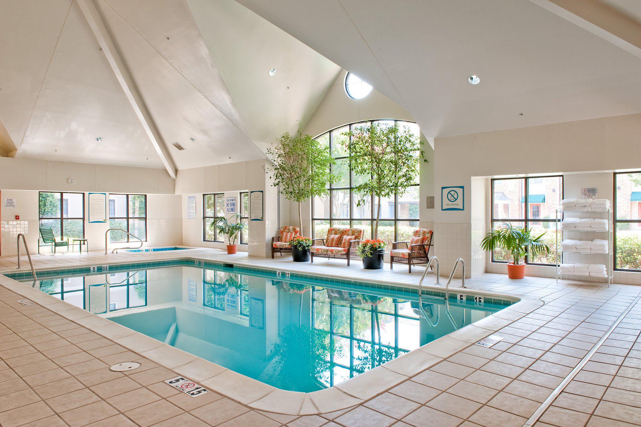Фото Staybridge Suites Charlotte Ballantyne, an Ihg Hotel