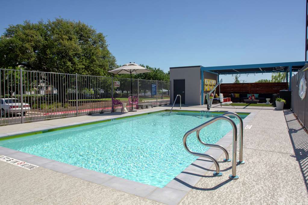 Фото Tru by Hilton Round Rock