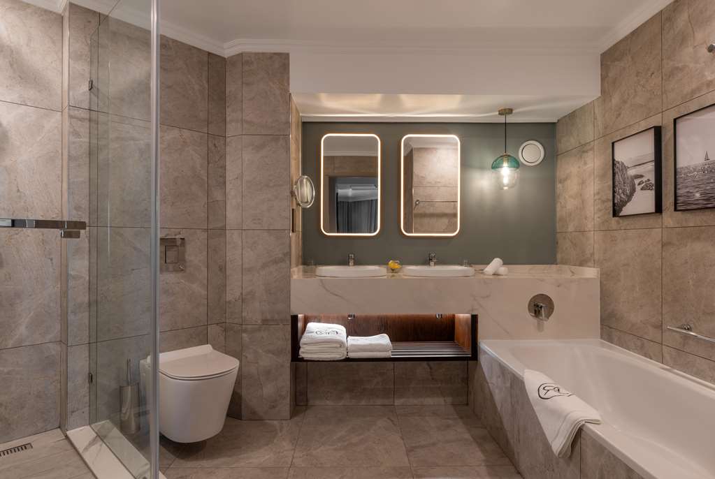 Фото Radisson Collection Hotel, Waterfront Cape Town