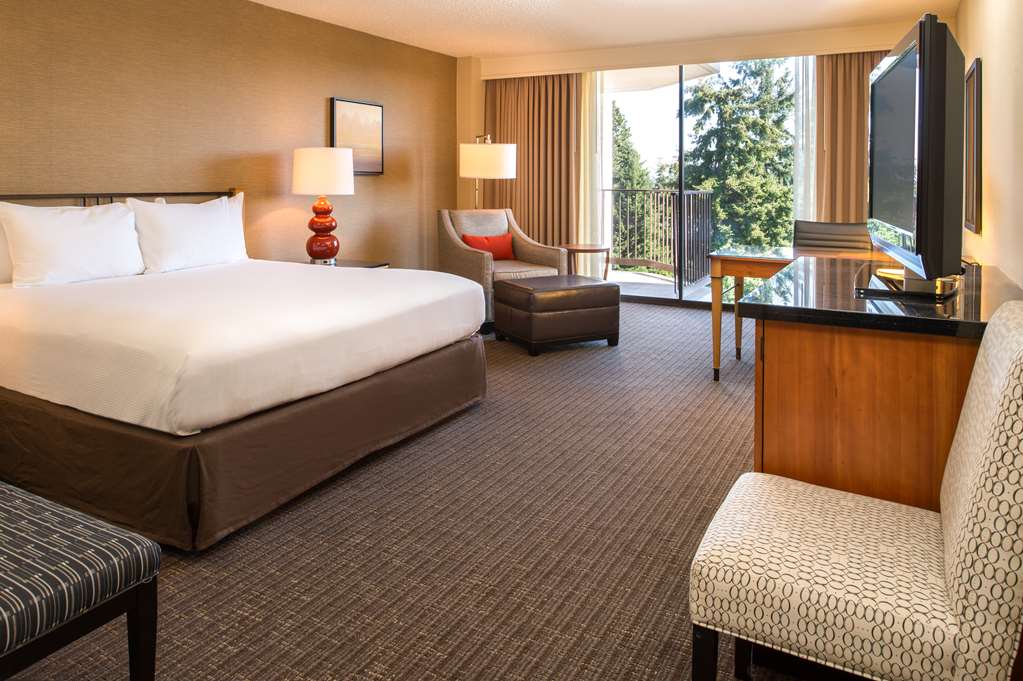 Фото Doubletree by Hilton Seattle Airport