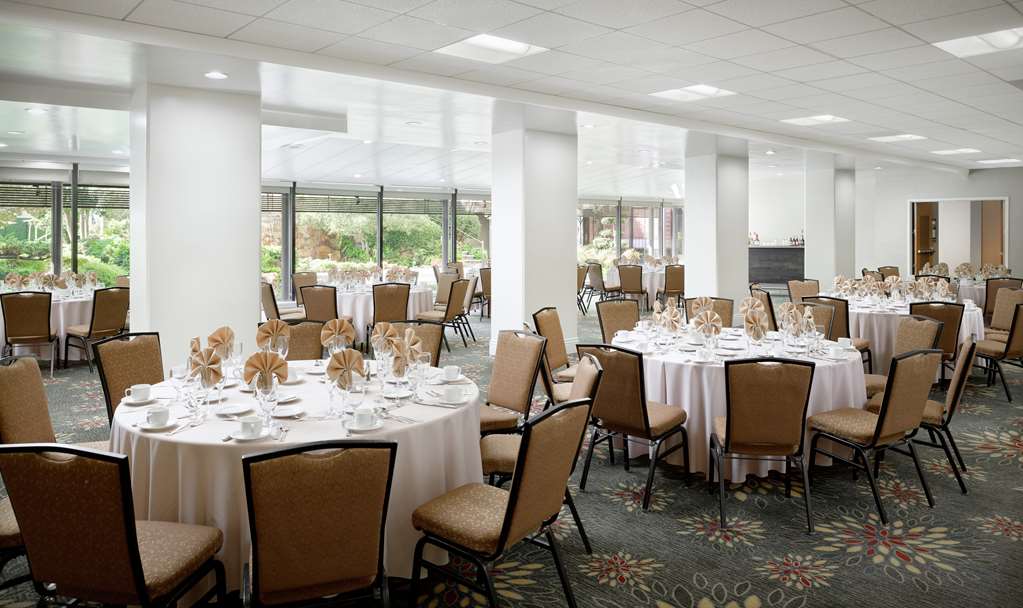 Фото DoubleTree by Hilton Hotel Los Angeles Downtown