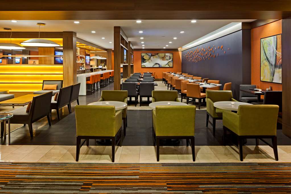 Фото Hilton Mississauga/Meadowvale
