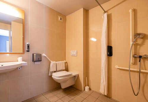 Гостиница B&b Hotel Grenoble Centre Alpexpo в Гренобле
