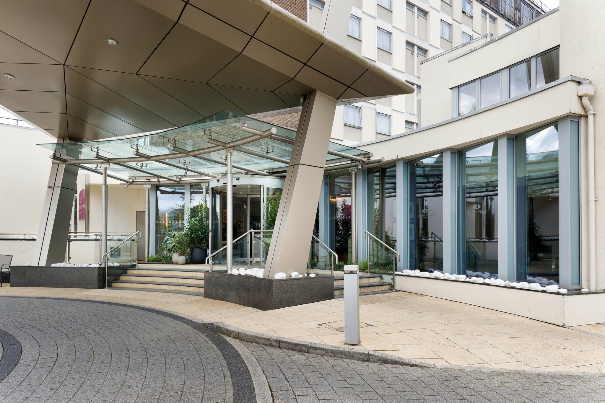 Фото Crowne Plaza London - Gatwick Airport
