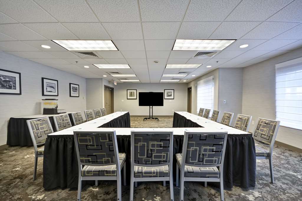 Фото Homewood Suites by Hilton Oakland Waterfront
