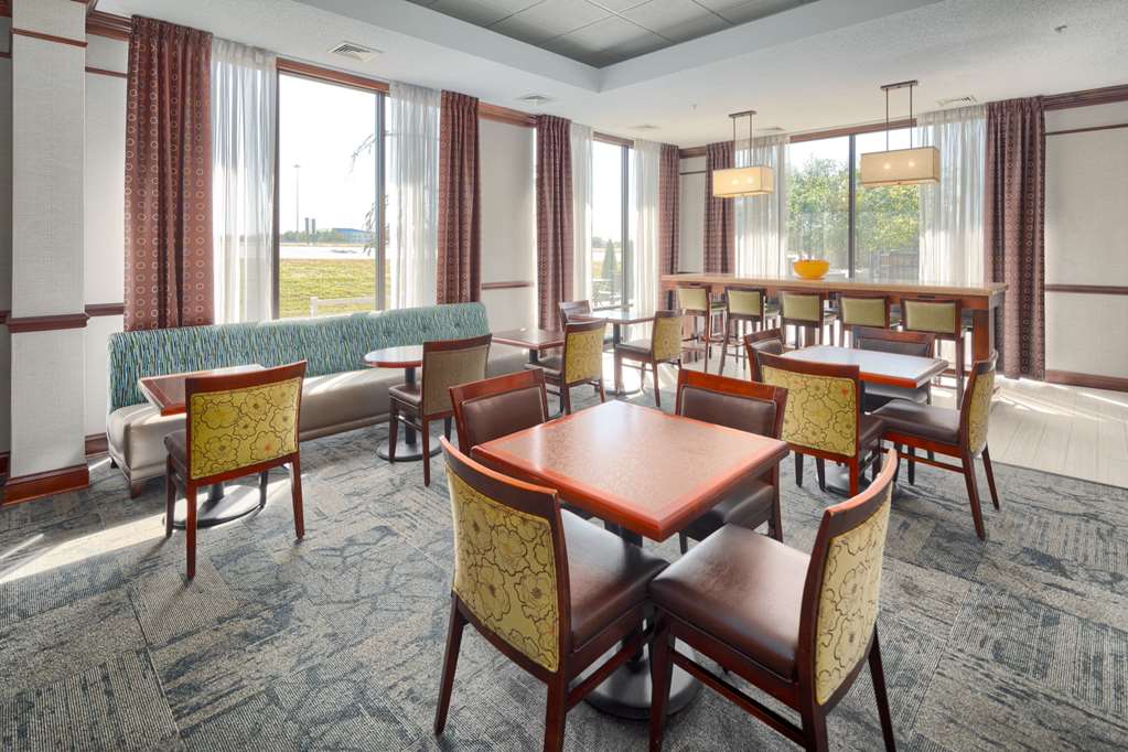Фото Hampton Inn Louisville - Northeast