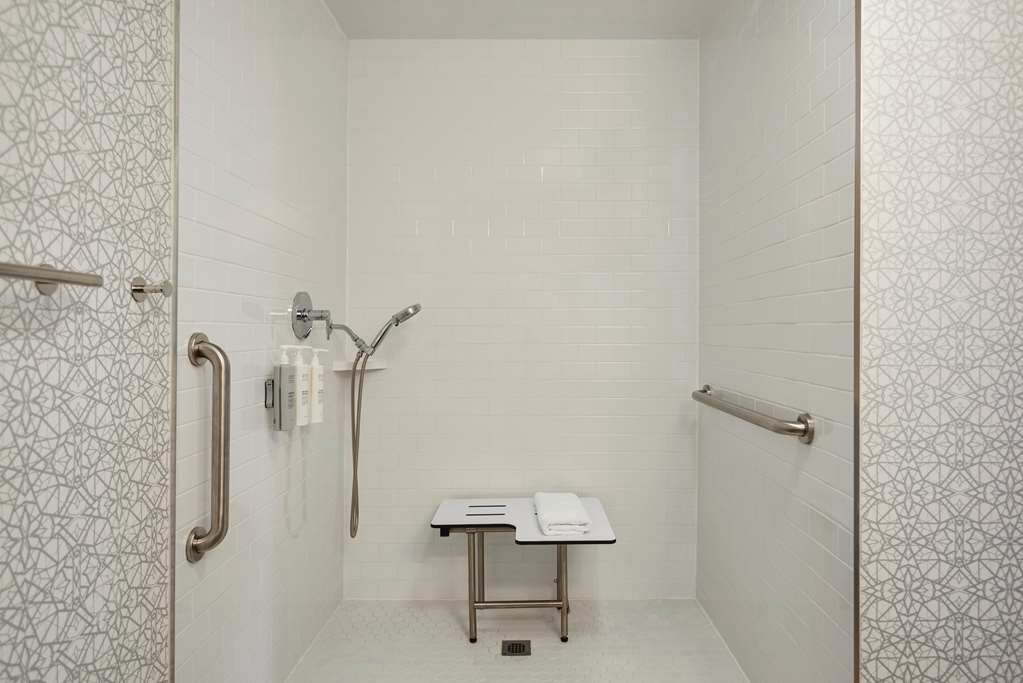 Фото Hampton Inn & Suites San Marcos