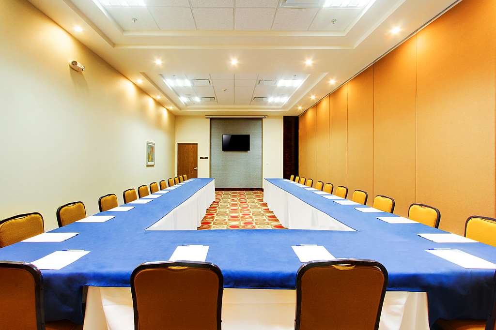 Фото Hilton Garden Inn Queretaro