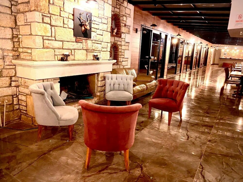Victoria Hotel and Lounge - 6