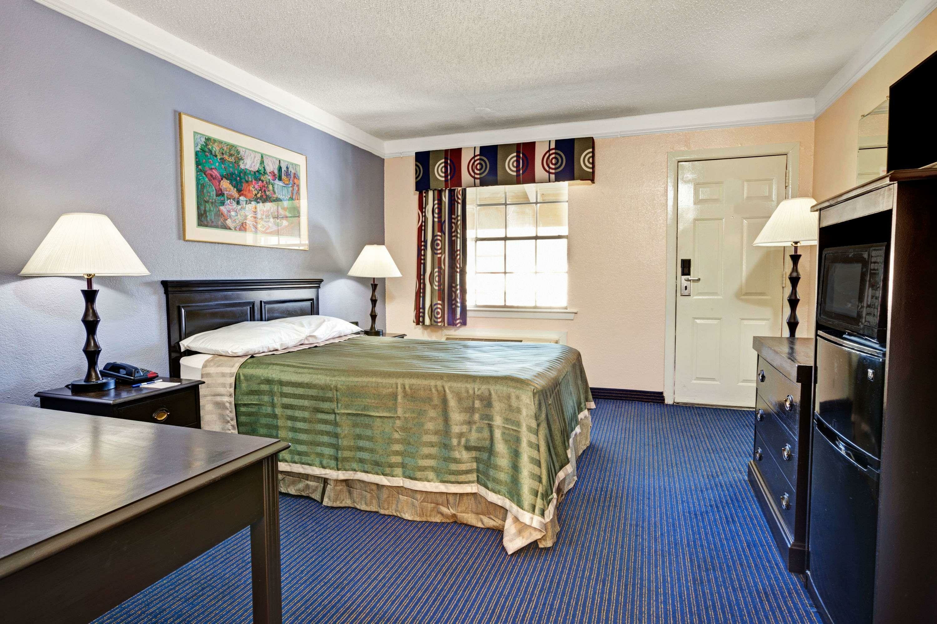 Фото Travelodge by Wyndham North Richland Hills/Dallas/Ft Worth