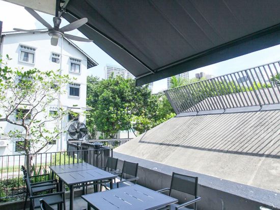 Фото Lloyd's Inn