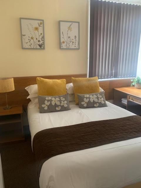 Фото Dickens Bar and Inn