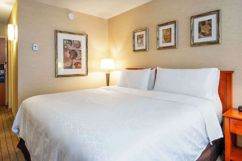 Фото Allure Hotel & Conference Centre, Ascend Hotel Collection