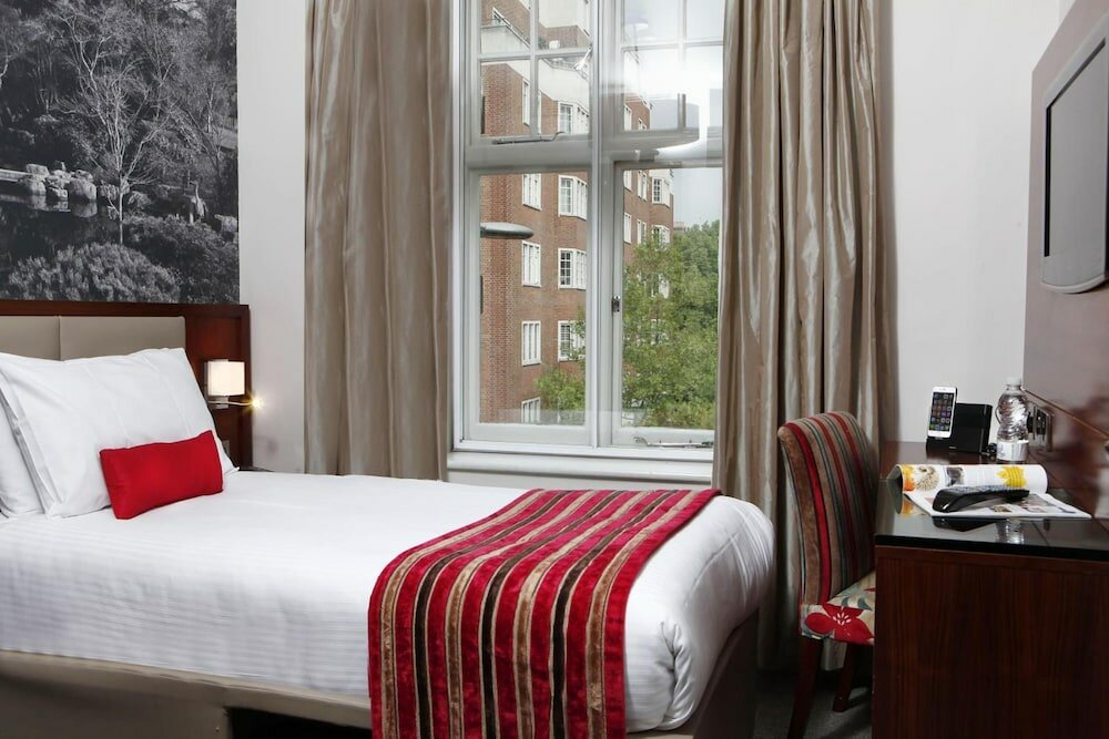Фото Seraphine Kensington Olympia Hotel