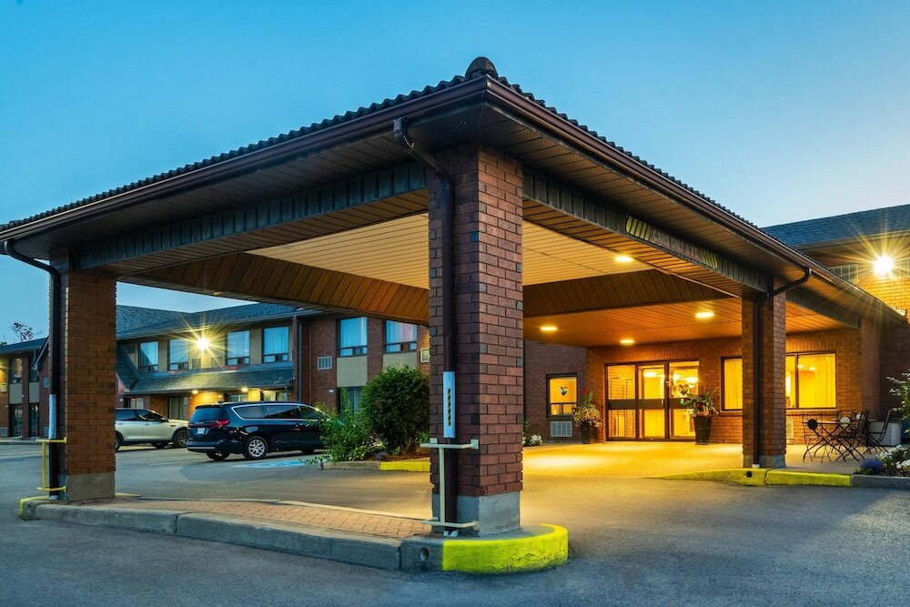 Фото Comfort Inn Hwy 401