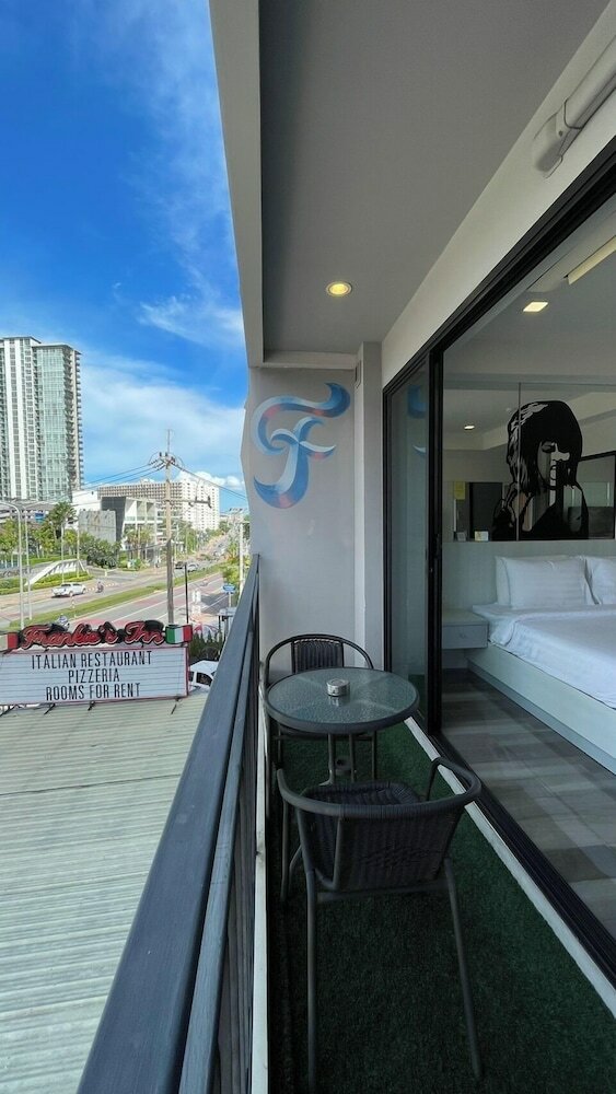 Фото Frankie's Inn