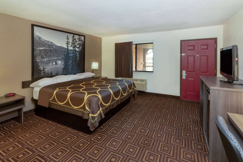 Фото Super 8 by Wyndham Seguin