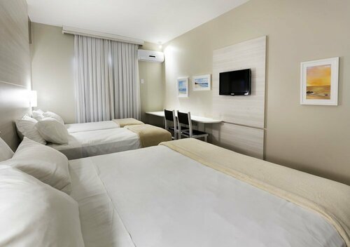 Внешний вид отеля Hotel Plaza Camboriú в Балнеário-Камбориу, фото 4