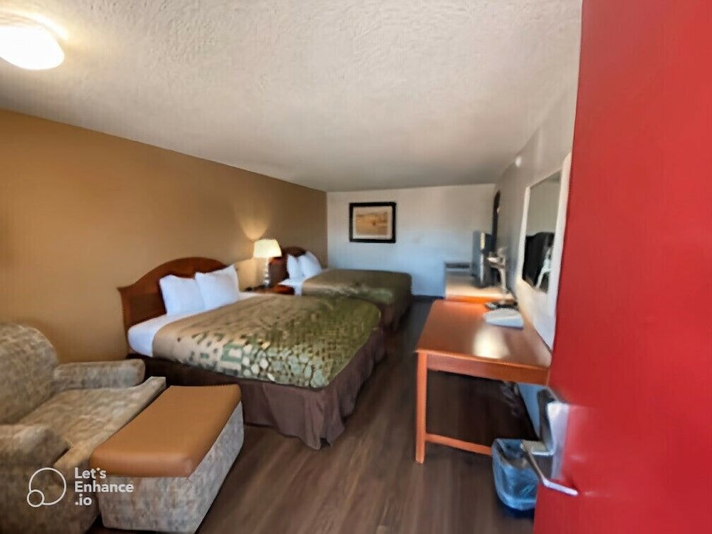 Фото Travelodge by Wyndham Sunnyside