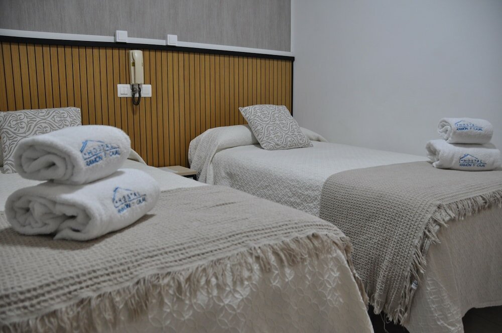 Фото Hostal Ramón y Cajal