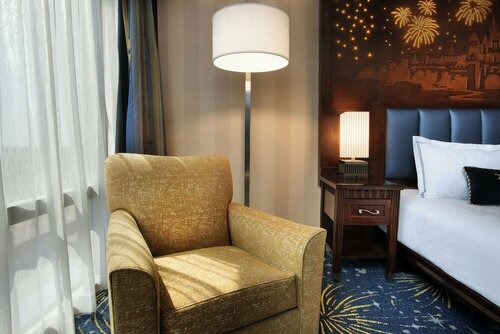 Гостиница Disneyland Hotel в Пласентии