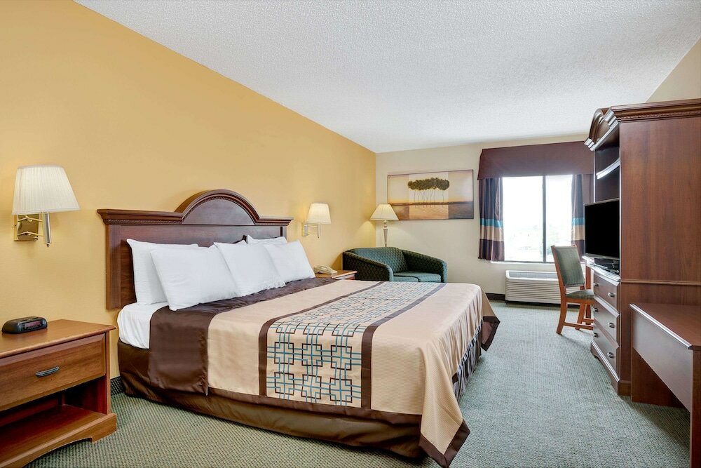 Фото Days Inn by Wyndham Burlington East