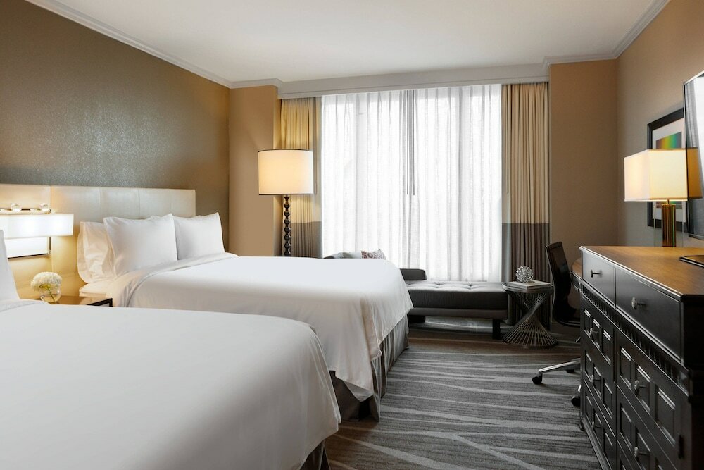 Фото Renaissance Tampa International Plaza Hotel