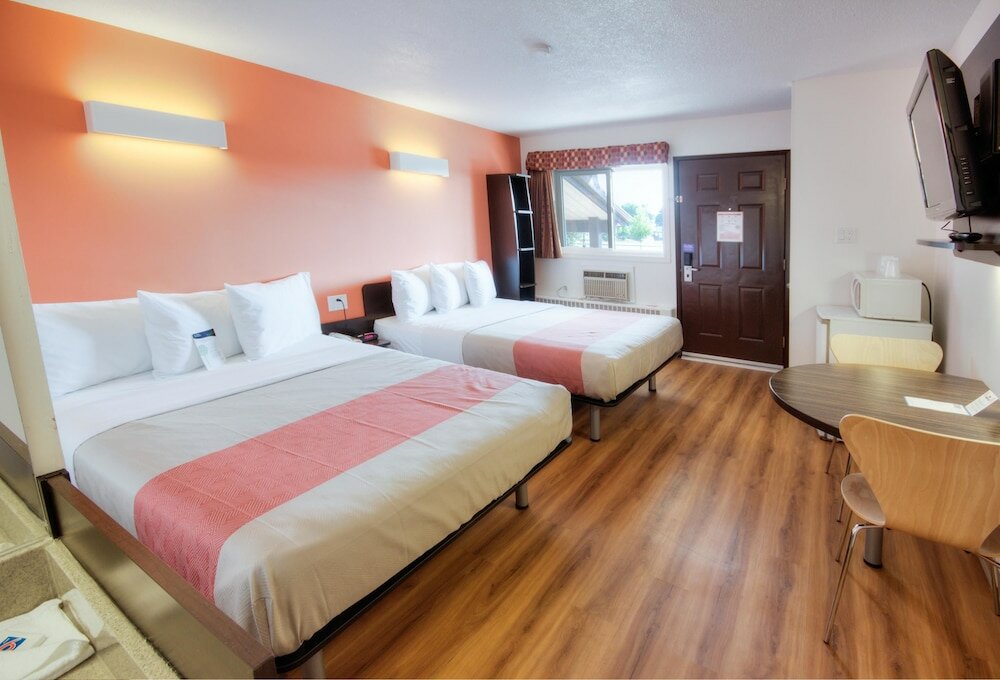 Фото Motel 6 Lethbridge