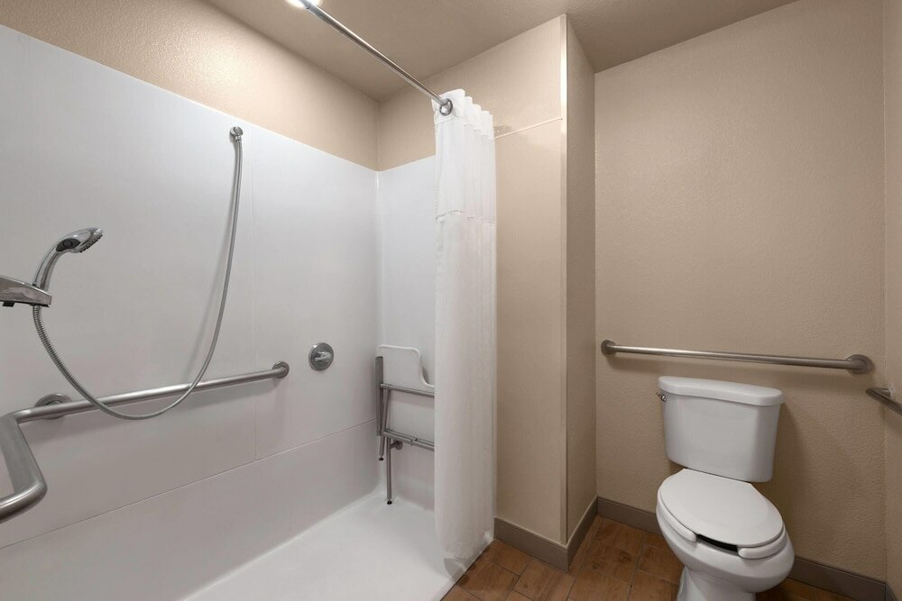 Фото Howard Johnson by Wyndham Modesto Ceres