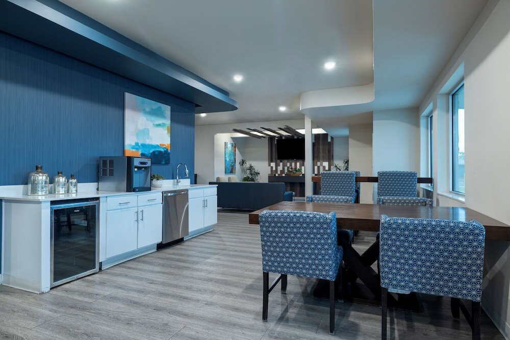 Фото WaterWalk Hotel Dallas-Las Colinas