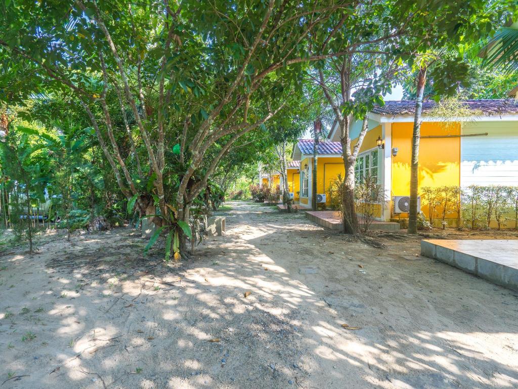 Фото Baan Suan Leela