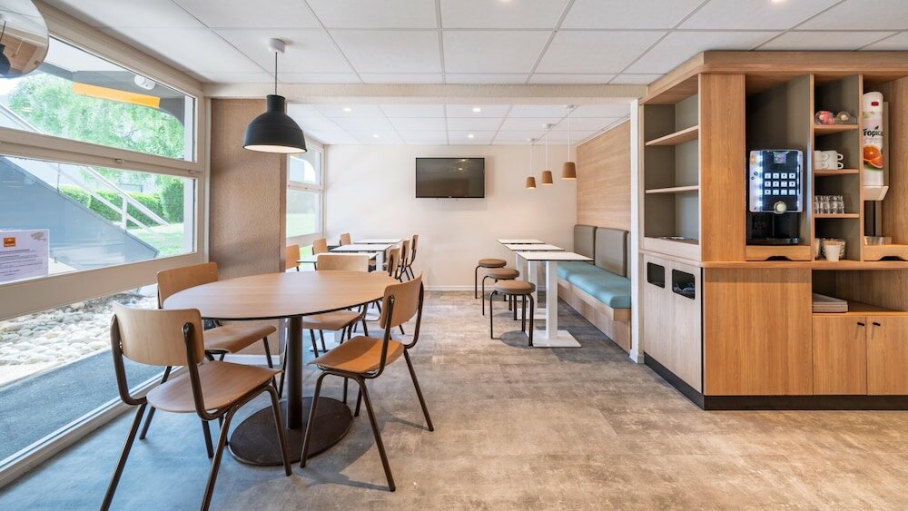 Фото Premiere Classe Lille Nord - Roncq