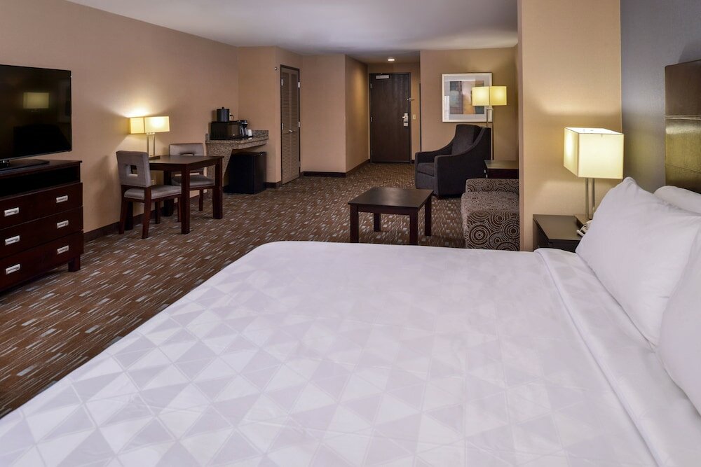 Фото Holiday Inn Ontario Airport, an Ihg Hotel